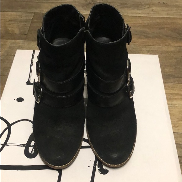 Black suede booties - Picture 5 of 7